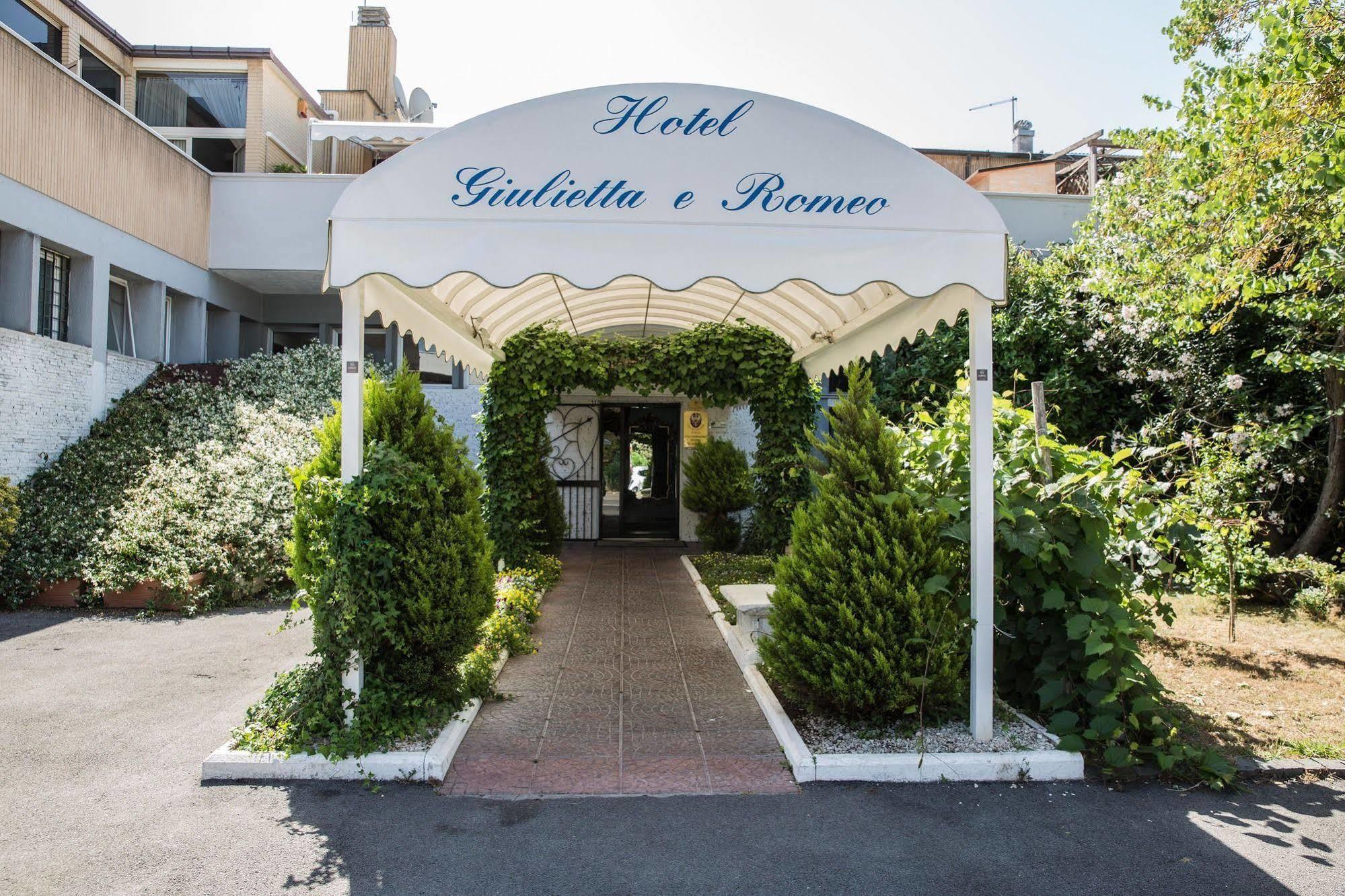 Hotel Giulietta E Romeo Казаль-Палокко Экстерьер фото